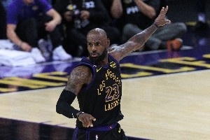 736047